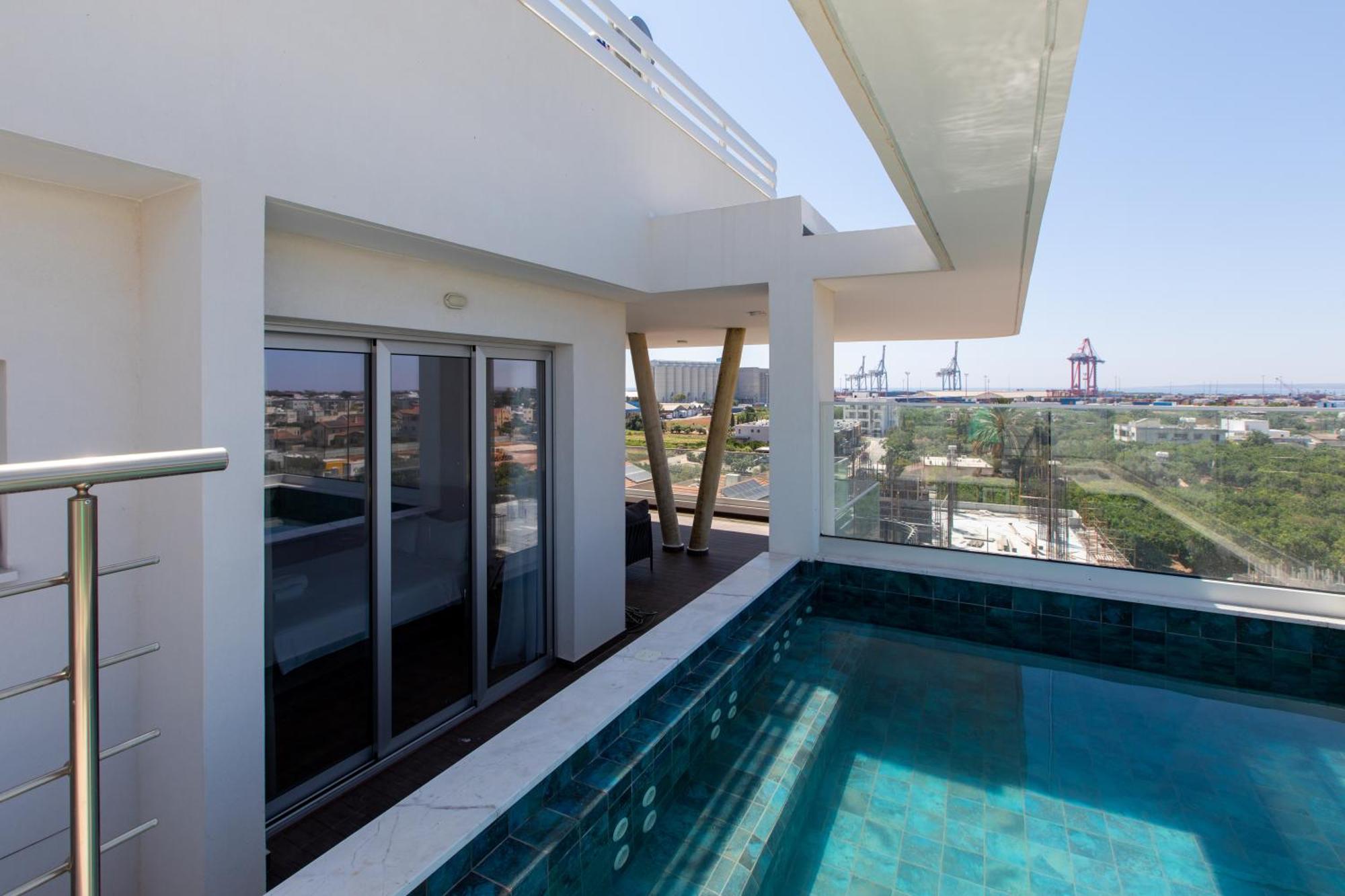 Yamas Urban Living Zakaki Pool Penthouses & Apartments Лимасол Экстерьер фото