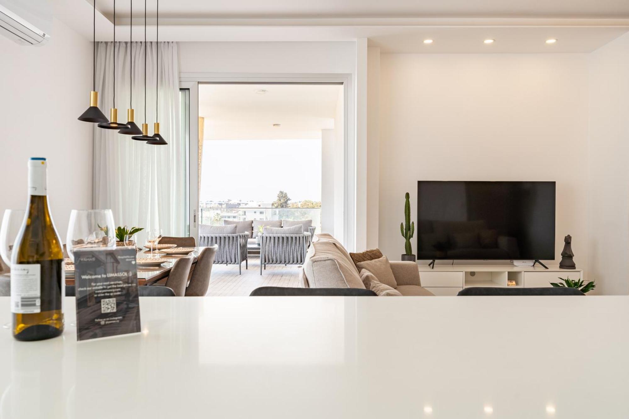 Yamas Urban Living Zakaki Pool Penthouses & Apartments Лимасол Экстерьер фото