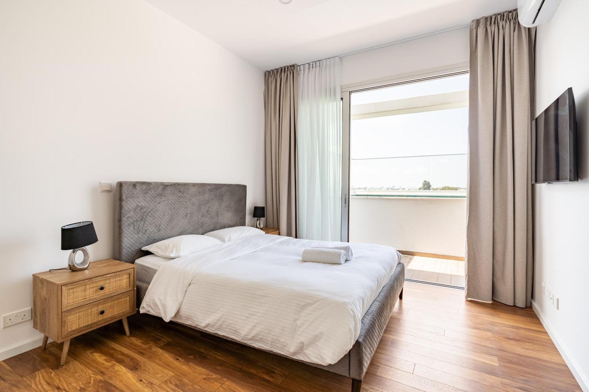Yamas Urban Living Zakaki Pool Penthouses & Apartments Лимасол Экстерьер фото