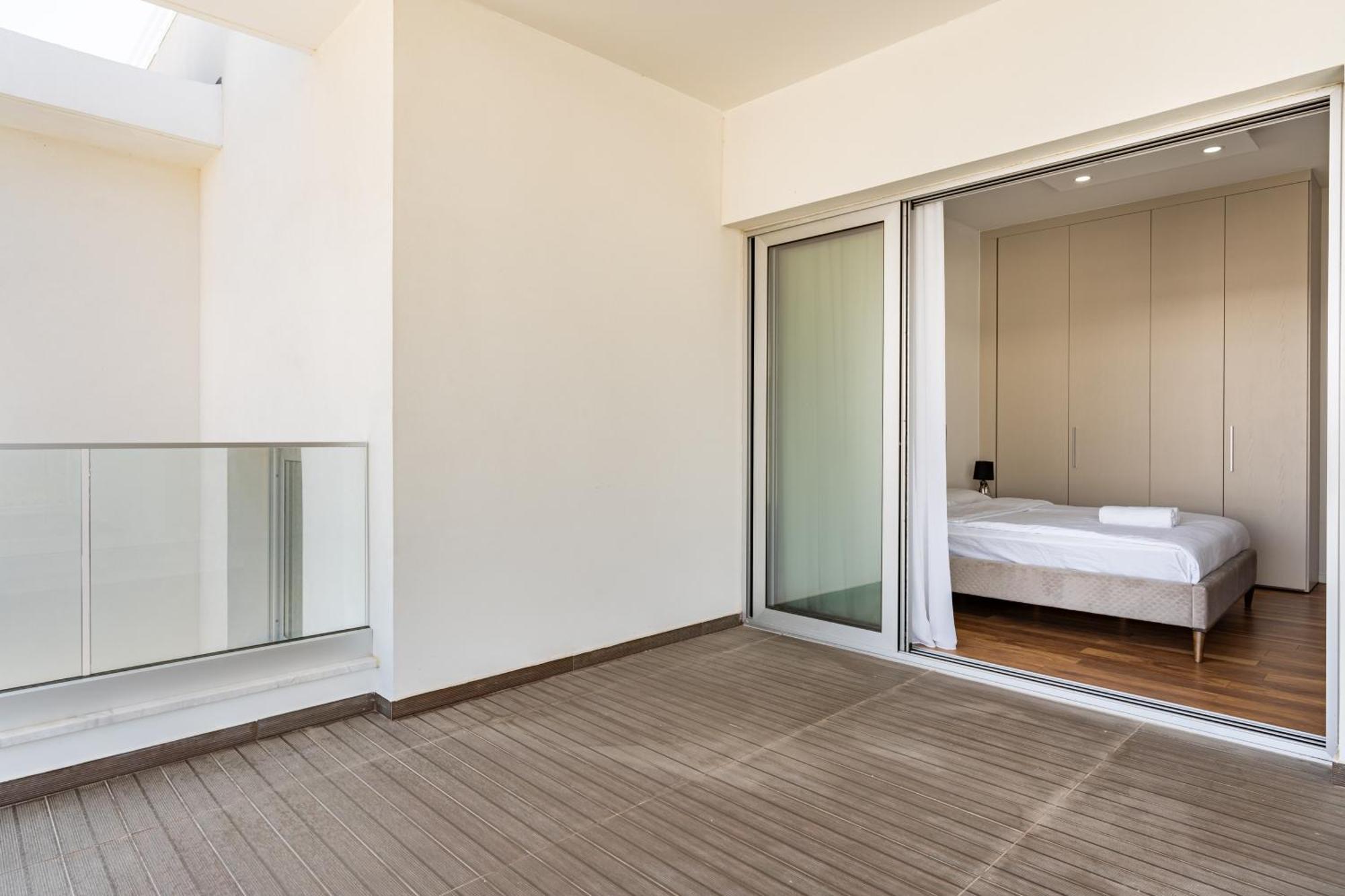 Yamas Urban Living Zakaki Pool Penthouses & Apartments Лимасол Экстерьер фото