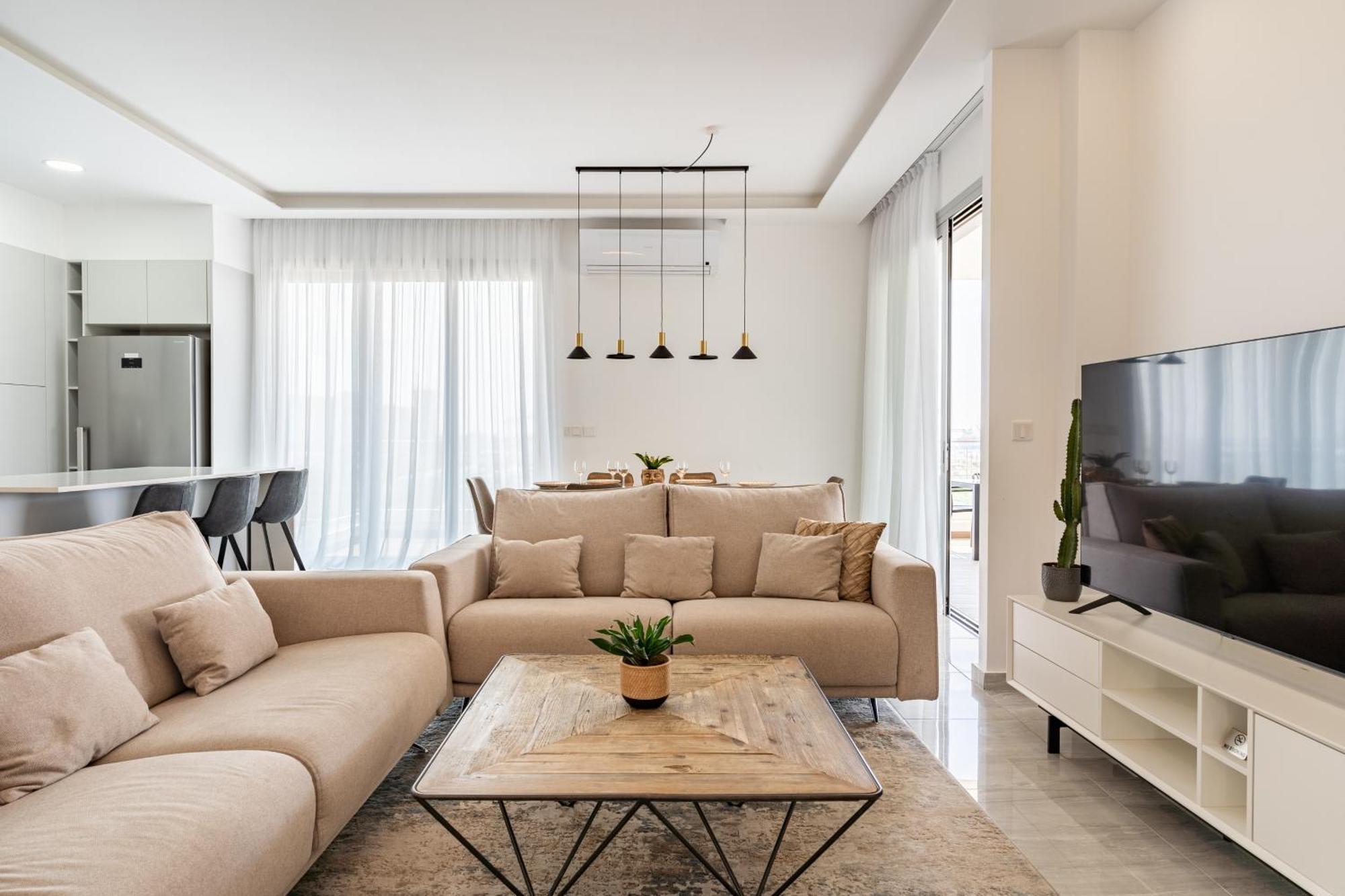 Yamas Urban Living Zakaki Pool Penthouses & Apartments Лимасол Экстерьер фото