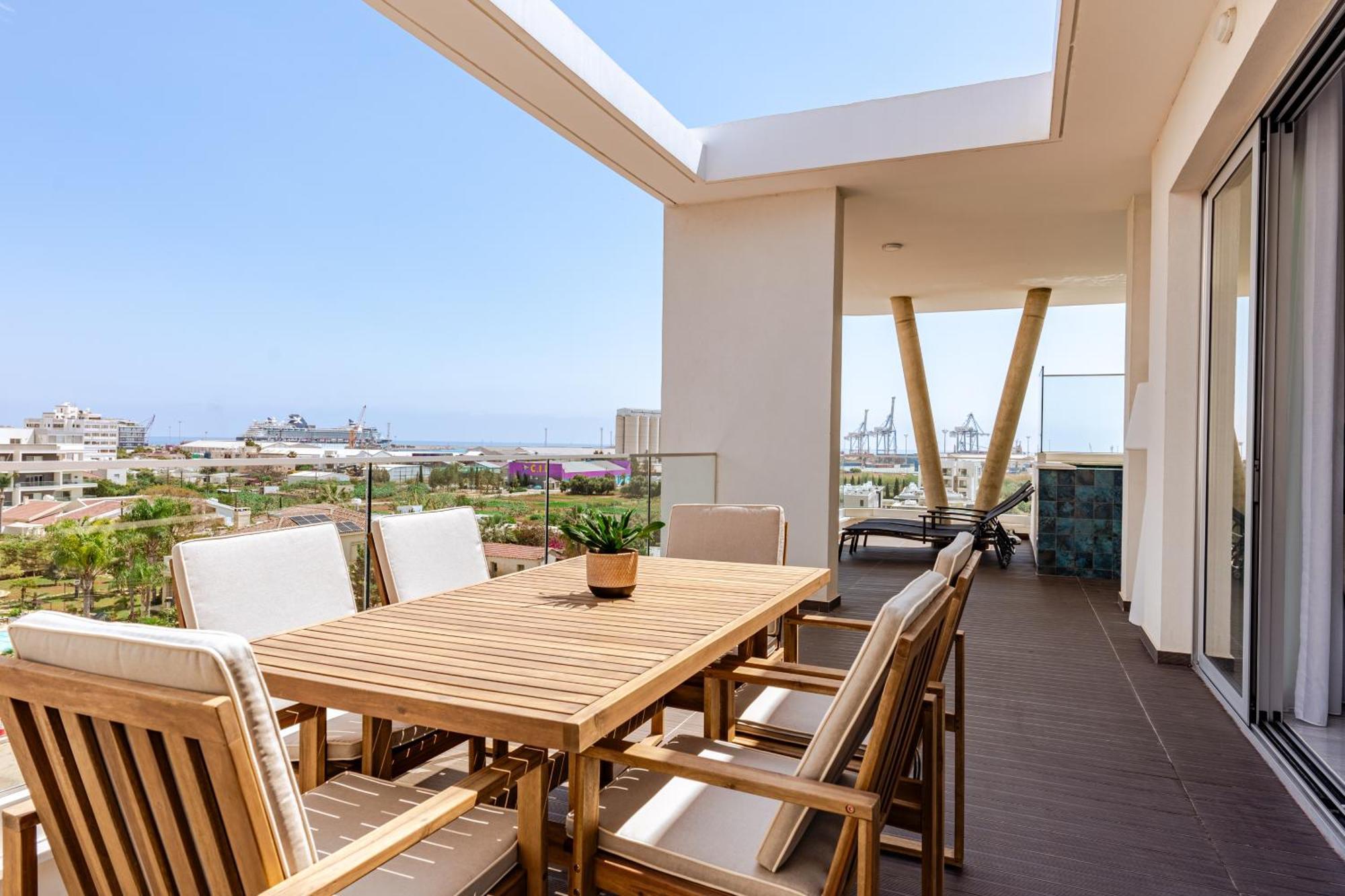 Yamas Urban Living Zakaki Pool Penthouses & Apartments Лимасол Экстерьер фото