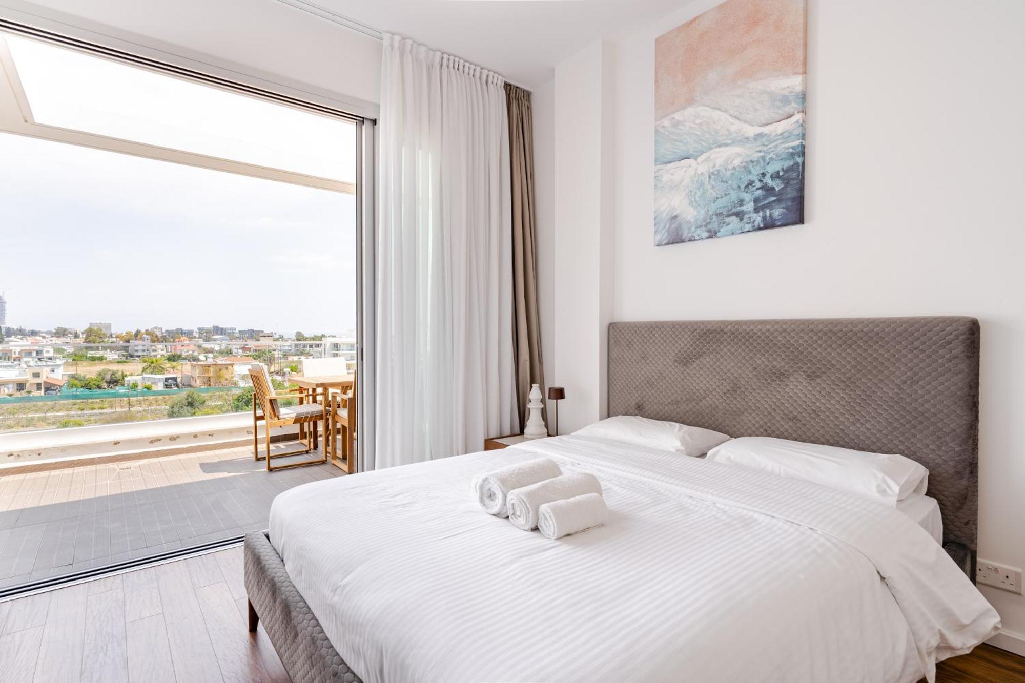 Yamas Urban Living Zakaki Pool Penthouses & Apartments Лимасол Экстерьер фото